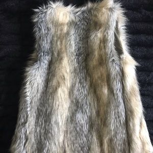 Xhilaration Jackets & Coats - Faux Fur Sleeveless Coat Xhilaration Jackets & Coats - Faux Fur Sleeveless Coat